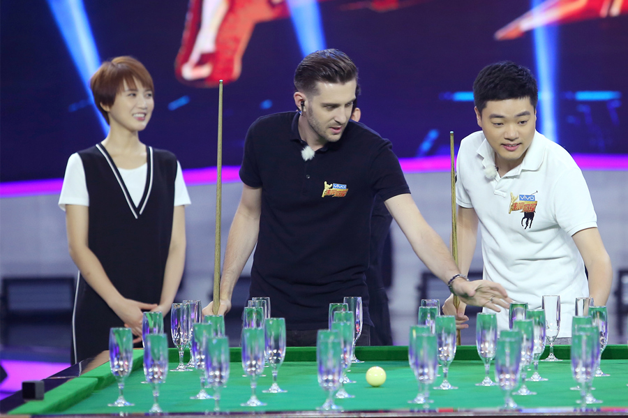 洞和中场缺 洞和中场缺