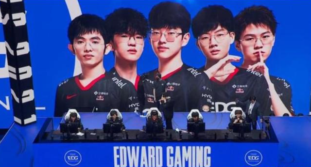 拉维奇与卡 拉维奇与卡