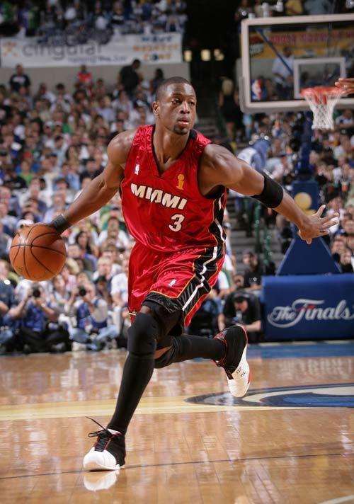 随后改用手 随后改用手